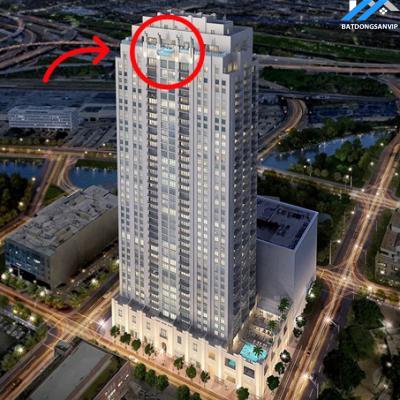 Bể bơi chung cư có đáy nhìn xuyên thấu từ tầng 42 xuống đường